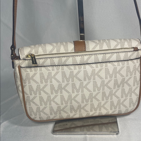 Michael Kors Cream and Tan Crossbody Bag - Picture 3 of 12